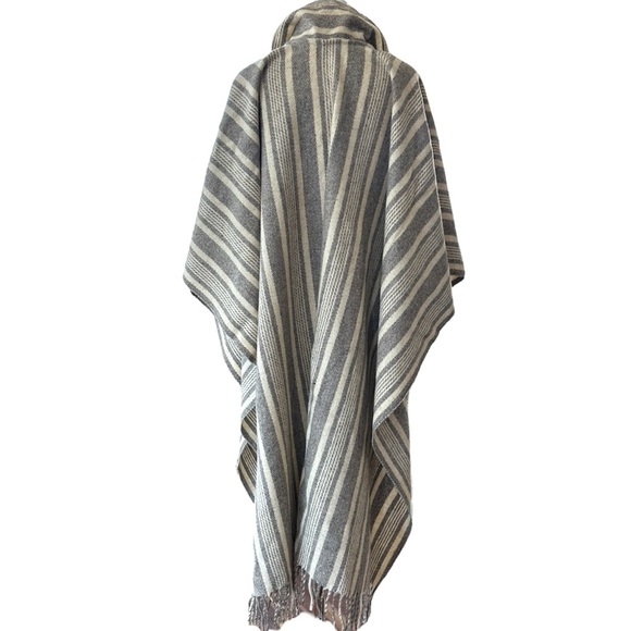 VINTAGE Confecciones ARTILANA Wool Stripped Fringe Boho Western Rustic Poncho OS - Picture 3 of 8